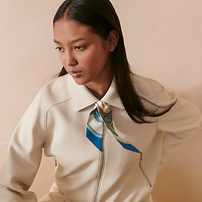 Twilly 《フィギュア・リーブル》 | Hermès - エルメス-公式サイト Twilly 《フィギュア・リーブル》 | Hermès - エルメス-公式サイト